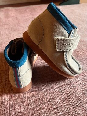 Clarks Wallabee Kids Bootie Size toddler 6 Wide